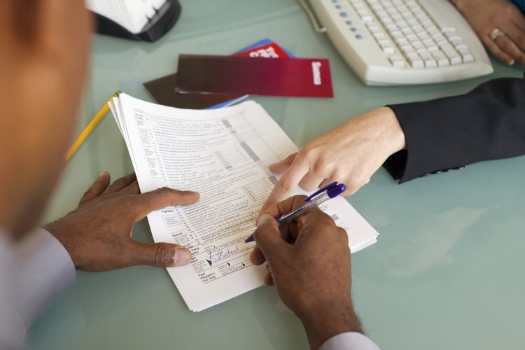 Todas estas fuentes de ingresos se suman para llegar al total de ingresos y finalmente se gravan a la tasa corporativa adecuada.