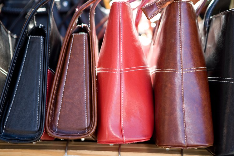 Las imitaciones de carteras Prada a veces pueden parecer auténticas.