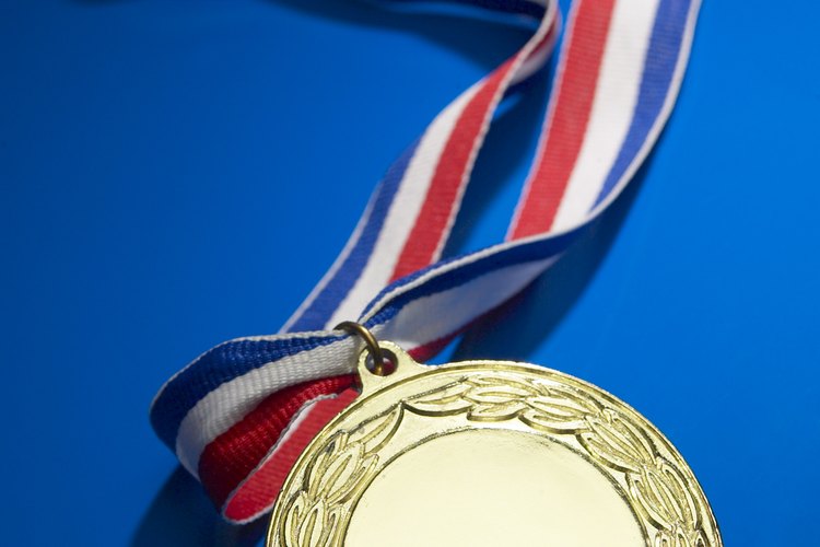 Entrégales premios a los niños por sus contribuciones a la clase.