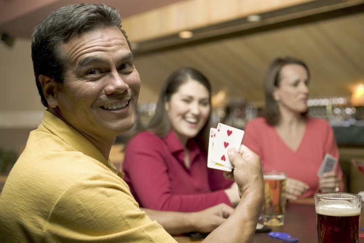 Para una fiesta más tranquila, los juegos de mesa son una excelente opción.