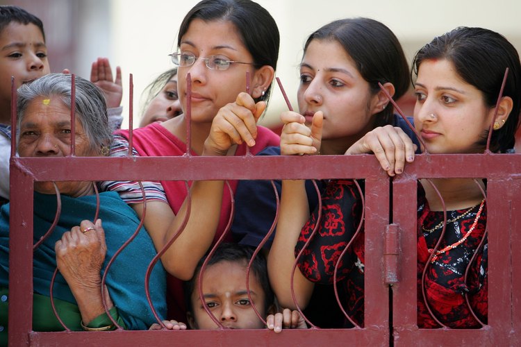 En Nepal el suicidio es la principal causa de muerte entre las mujeres de 15 a 49 años de edad.