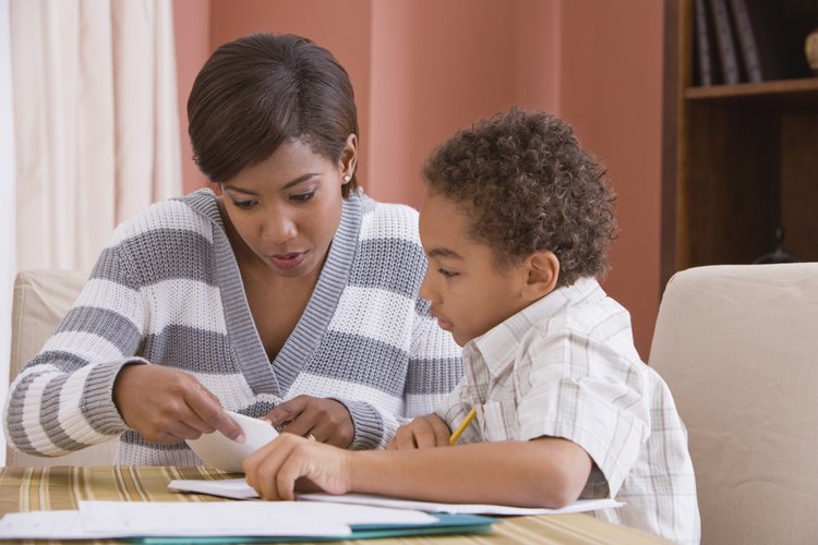 Motiva a tu hijo con actividades manuales para ayudarlo a entender los plurales.