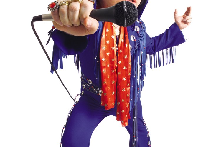Nadie representa esta fusión de sonidos más que Elvis Presley.