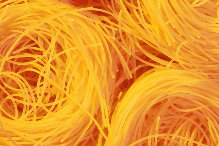 Cocina el cabello de ángel de tres a cinco minutos.