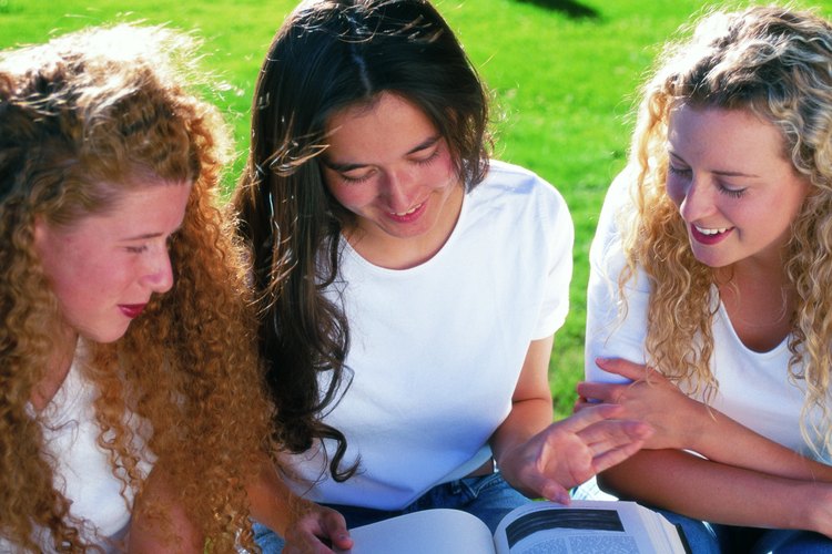 La mejor manera de aprender inglés incluye no solamente clases de gramática sino clases donde se utilice como lenguaje principal.