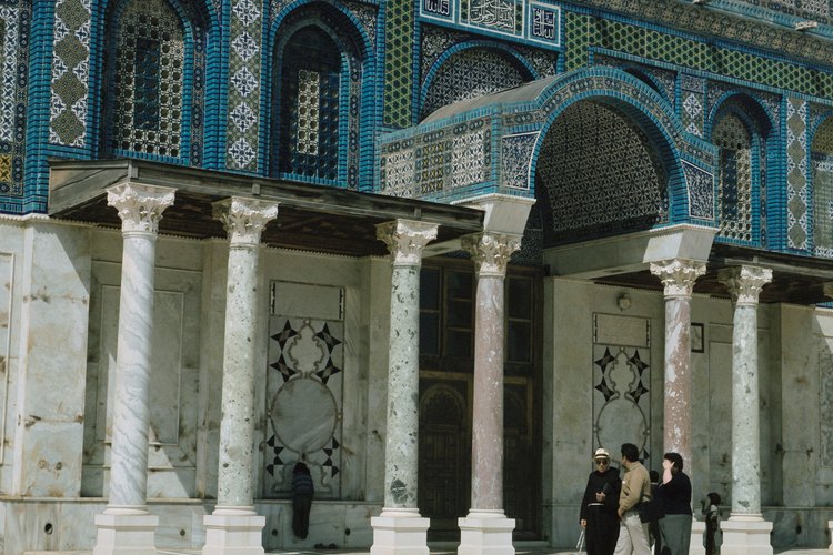 El Islam es la religión predominante en el Medio Oriente, Indonesia y Pakistán.