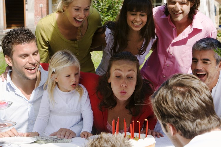 Celebra el cumpleaños de tu hijo fuera de casa.