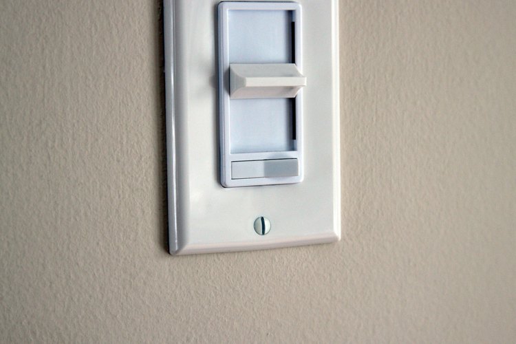 Los potenciómetros de las lámparas utilizan los SCR y los Triac para controlar la corriente eléctrica.