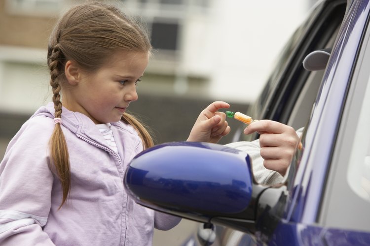 Explica a los niños qué hacer cuando enfrenten una situación de riesgo.