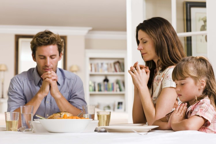 La esposa cristiana se supone que es una figura de la iglesia que debe "alimentar e instruir a sus hijos".