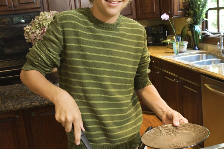 Mejora las habilidades de la cocina del adolescente con concursos culinarios.