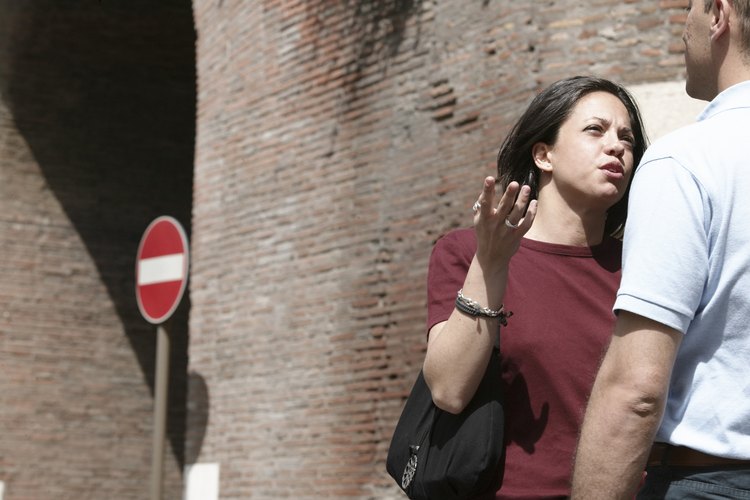 Las discusiones y otras rupturas de comunicación pueden conducir a la separación de una pareja adolescente.