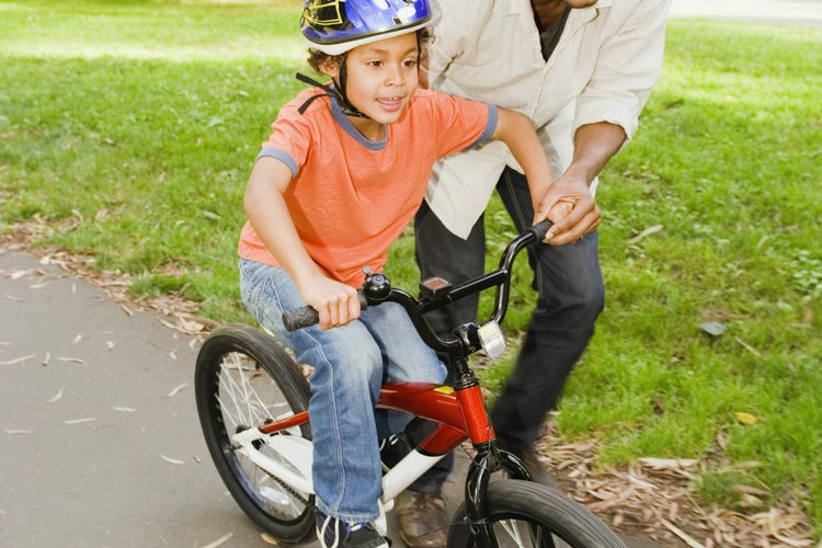 Los niños tienen más confianza en una bicicleta del tamaño adecuado.