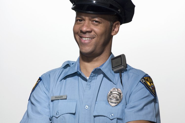 Pon una sonrisa en la cara de un oficial con un divertido regalo con un tema de policía.