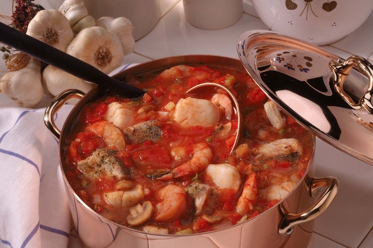 Puedes usar el bicarbonato de sodio para limpiar los utensilios de acero inoxidable.