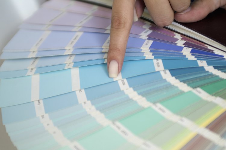 Elige un color que contraste fuertemente con las paredes, pero que sea en tonos de tierra neutros.