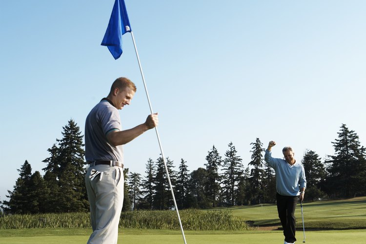 Algunos clubes de golf tienen requisitos en cuanto al tipo de pantalones que puedes usar.