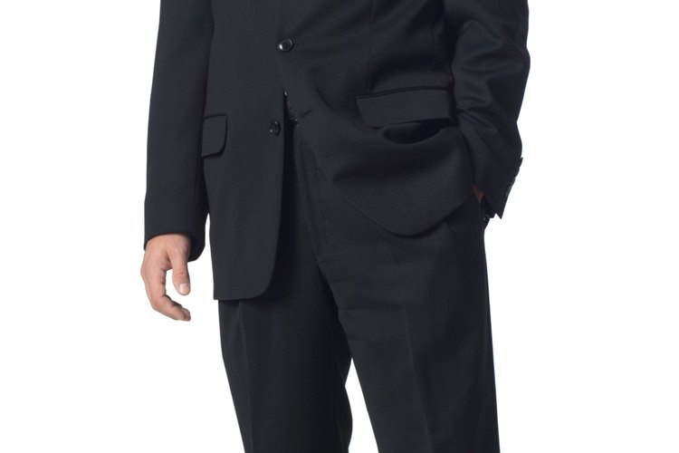 Luce elegante con rayas permanentes en tus pantalones de vestir.