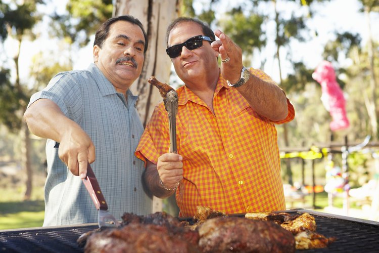 Hacer un asado para alguien que amas o admiras puede ser muy divertido.