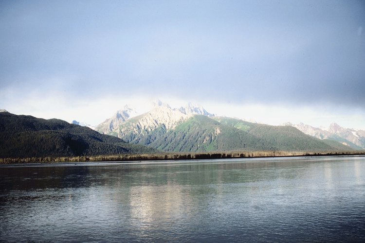 Alaska ofrece impresionantes características geográficas y una historia colorida.