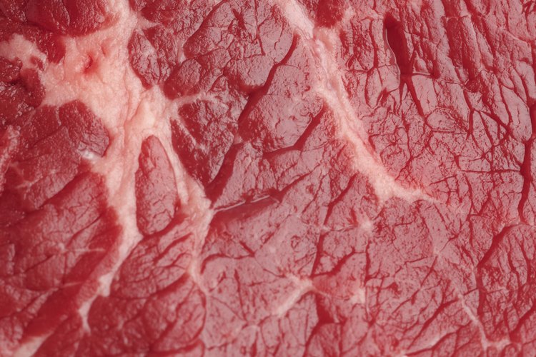 Cocina las carnes en el microondas para ahorrar tiempo.