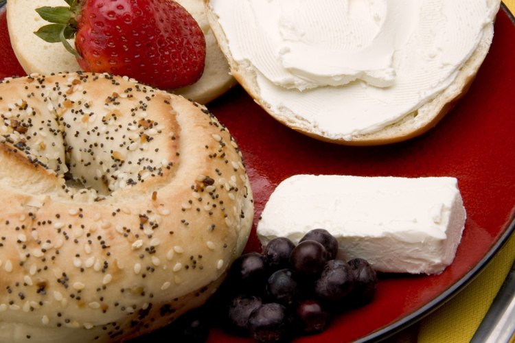 Puedes hacer tu propio queso crema batido en casa.