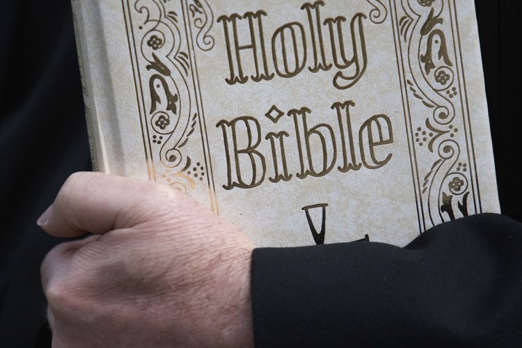 Encuentra parábolas en la Biblia.