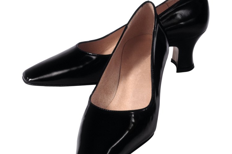 Estos zapatos fueron los más sencillos y de mayor uso durante esta década.