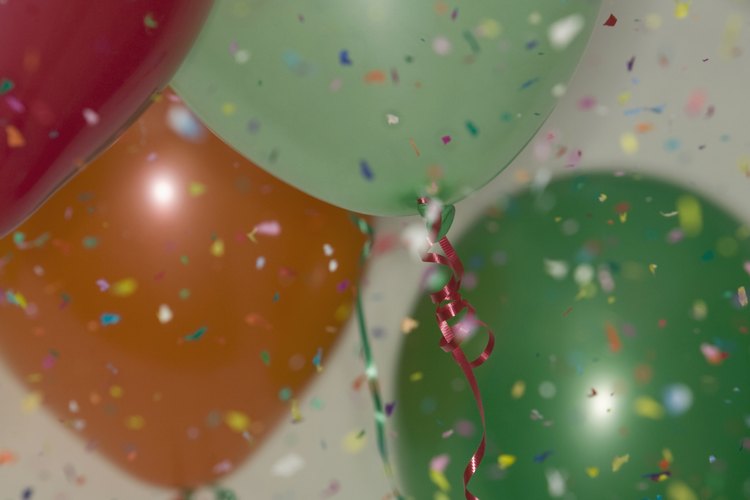 Los arcos de globos se usan para fiestas de cumpleaños o ceremonias.