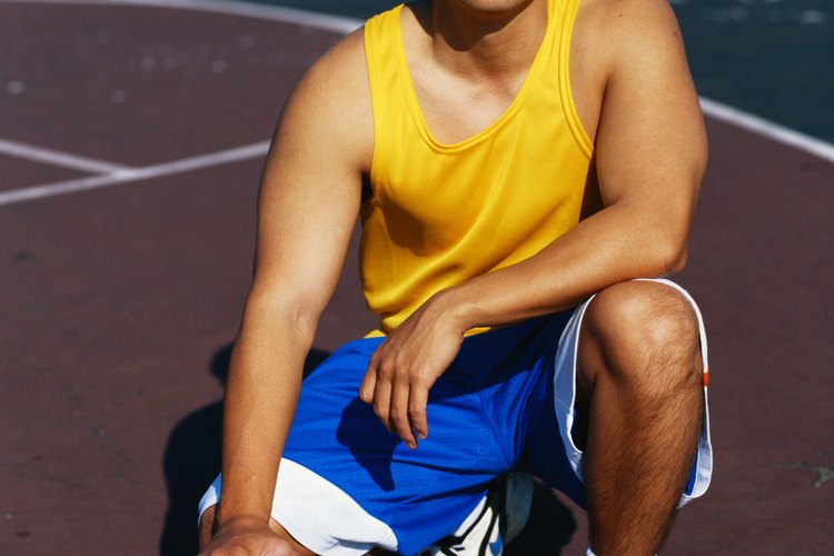 Limpiar tus zapatos de baloncesto muestra que eres serio acerca de tu juego.