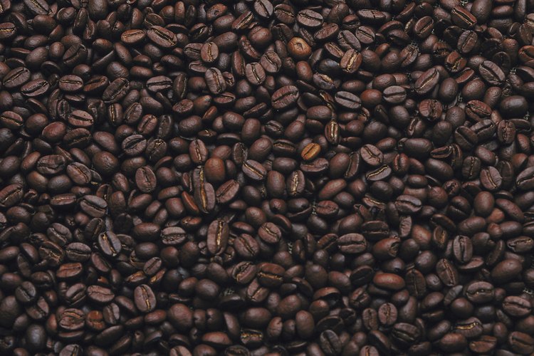 Tiñe tu cabello con café, té o especias.