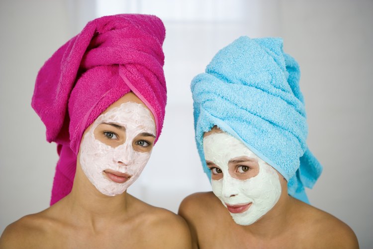 Regala un tratamiento en un spa para que tu adolescente comparta con su mejor amiga.