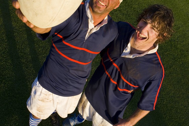 Se ofrecen varios programas de deporte tales como fútbol, béisbol y softball.