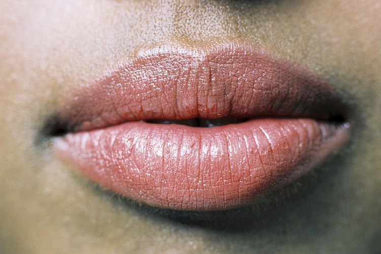 Haz tu voluminizador labial en casa.