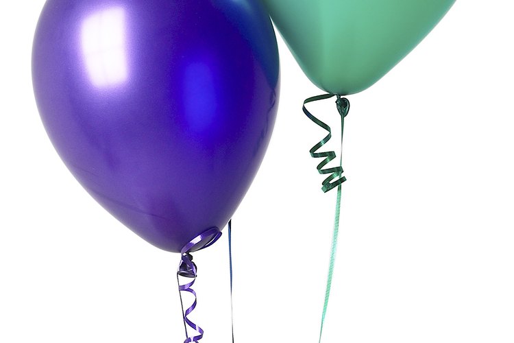 Incorpora globos al juego de baile.