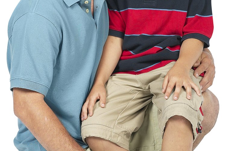 Un niño puede heredar ciertas características de la personalidad, o podría imitar las conductas de sus padres.