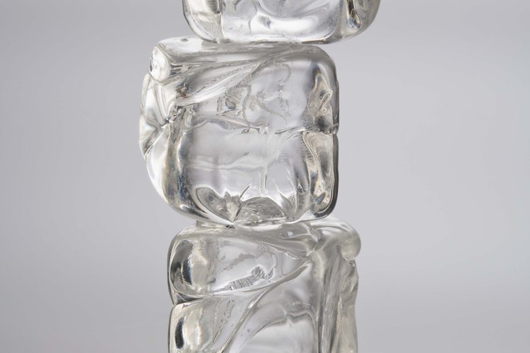 Los cubos de hielo con gelatina te dan algo que masticar cuando el hielo se derrite.
