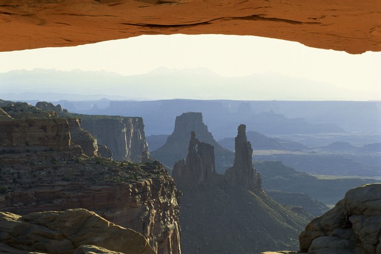 Los excursionistas aventureros pueden hacerle frente a los cañones del Robbers Roost, en Utah.