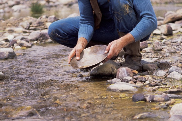 Dahlonega, Georgia tiene dos lugares donde puedes llevar a tus hijos a las actividades de extracción de oro.