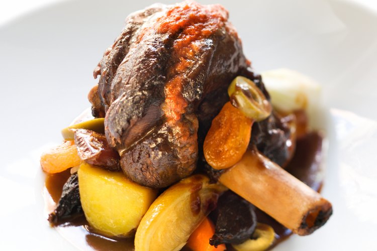 Acompaña al plato principal, la guarnición y los vegetales con el postre para una comida completa.