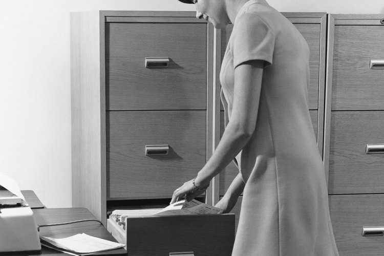 Para convertirte en un archivista, debes cumplir unos requisitos mínimos.