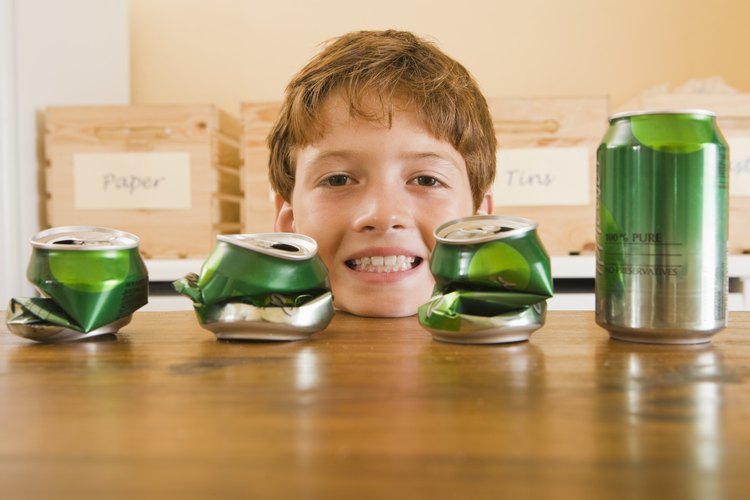 Generalmente hechas de aluminio pesado y de mayor grado, las lengüetas tienden a generar ingresos de reciclaje más fácil y más rentable, en comparación con las latas de aluminio.