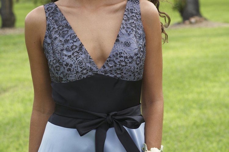 Encuentra el papel de boda perfecto para la adolescente en tu vida.