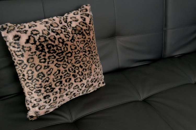 Toma estos simples consejos para limpiar tus muebles de vinil.