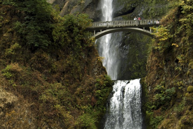 No te pierdas Multnomah Falls durante tu estancia en Troutdale.