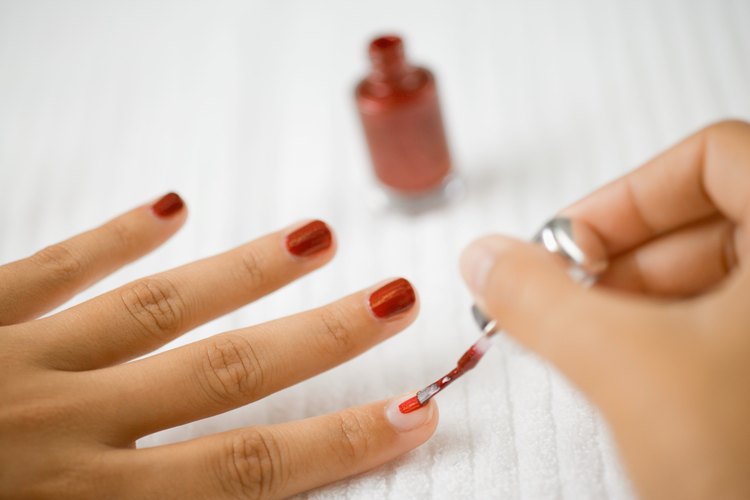Cómo quitar el esmalte de uñas de la ropa de algodón
