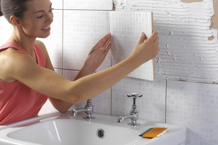 La remodelación de un baño puede ser una tarea cara y que lleva tiempo.