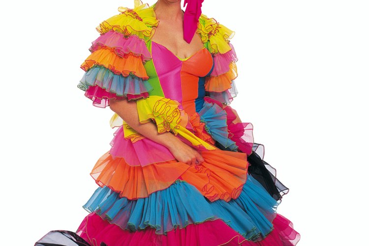 Crea un colorído sombrero de frutas Carmen Miranda para un disfraz.