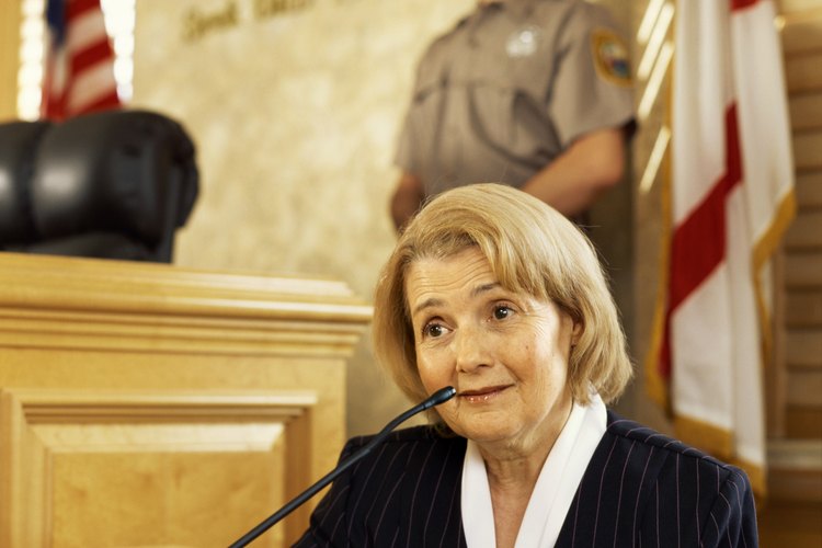 Tomando declaraciones de testigos.