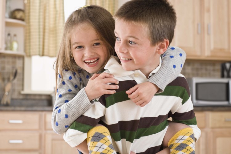 Los hermanos mayores pueden ser una gran parte del proceso de aprendizaje de tu niño.